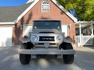 Unknown-Land-cruiser-1968-Beige-Beige-18