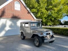 Unknown-Land-cruiser-1968-Beige-Beige-2