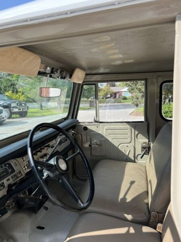Unknown-Land-cruiser-1968-Beige-Beige-29