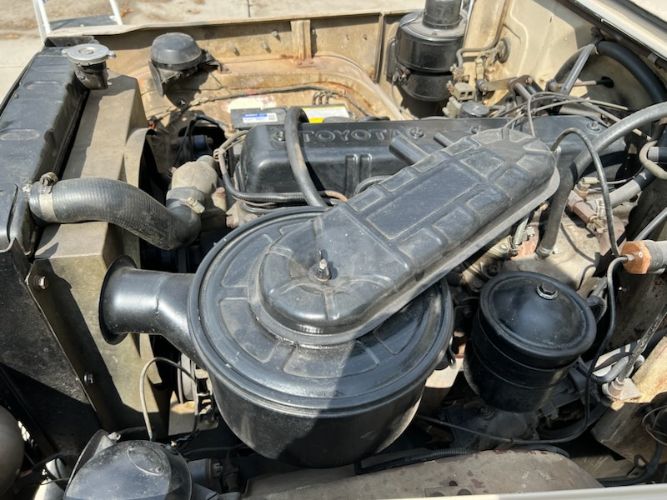 Unknown-Land-cruiser-1968-Beige-Beige-37