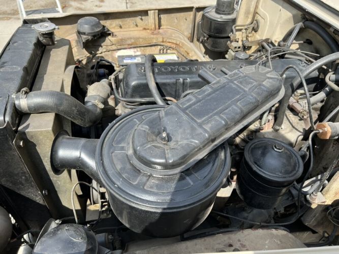 Unknown-Land-cruiser-1968-Beige-Beige-4