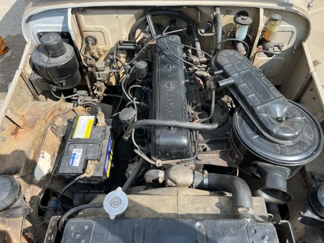 Unknown-Land-cruiser-1968-Beige-Beige-9