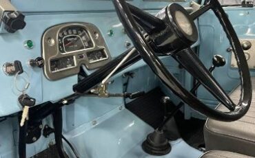 Unknown-Land-cruiser-1968-Blue-12