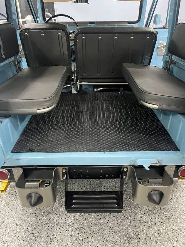 Unknown-Land-cruiser-1968-Blue-17