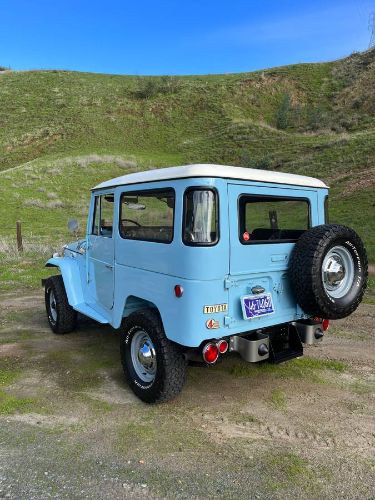 Unknown-Land-cruiser-1968-Blue-21