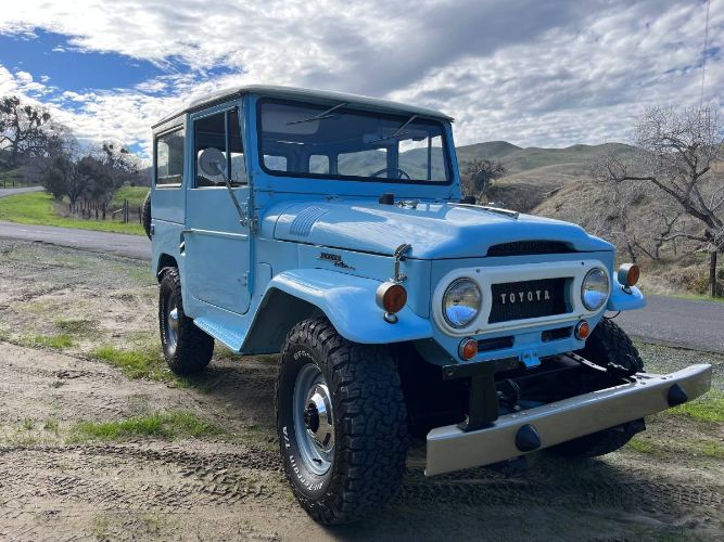 Unknown-Land-cruiser-1968-Blue-22