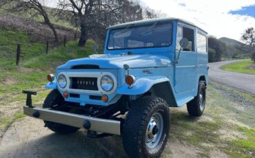 Unknown-Land-cruiser-1968-Blue-24