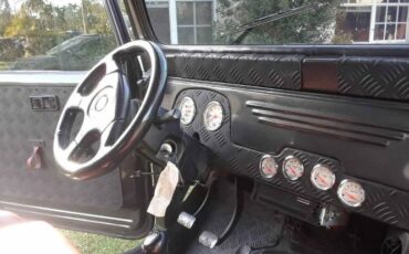 Unknown-Land-cruiser-1968-Green-4