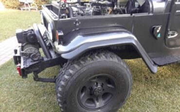 Unknown-Land-cruiser-1968-Green-7