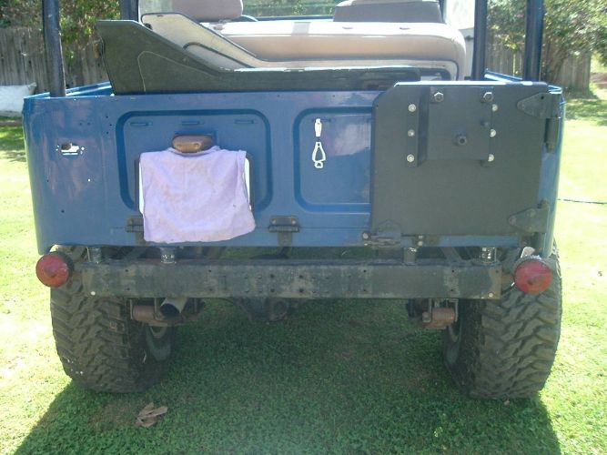Unknown-Land-cruiser-1969-Blue-18