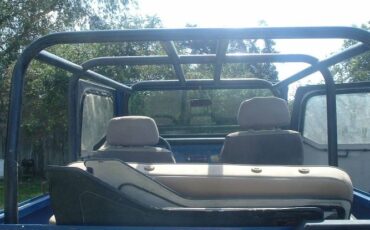 Unknown-Land-cruiser-1969-Blue-23
