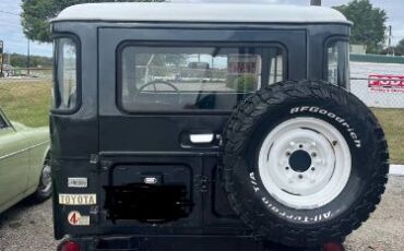 Unknown-Land-cruiser-1969-Gray-Black-3