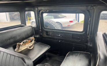 Unknown-Land-cruiser-1969-Gray-Black-5