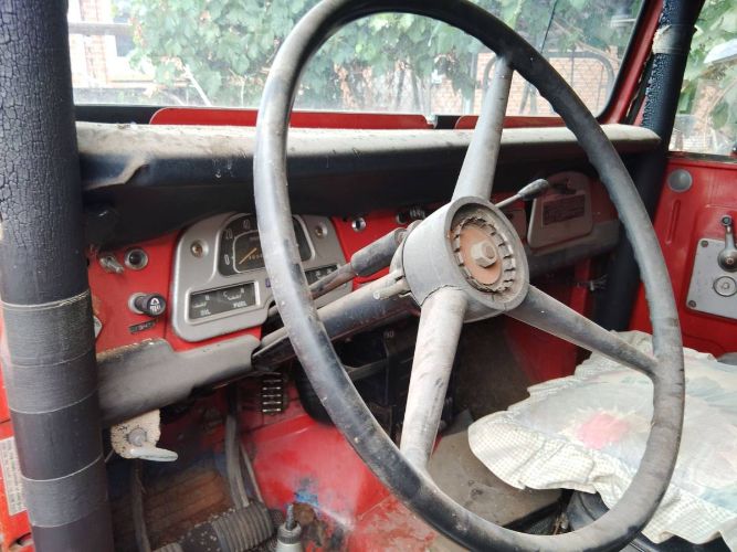 Unknown-Land-cruiser-1969-Red-2