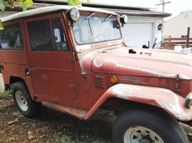 Unknown-Land-cruiser-1969-Red-4