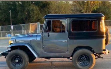Unknown-Land-cruiser-1970-1
