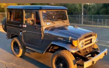 Unknown-Land-cruiser-1970-2