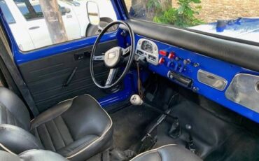 Unknown-Land-cruiser-1970-Blue-11