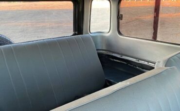 Unknown-Land-cruiser-1970-Gray-11