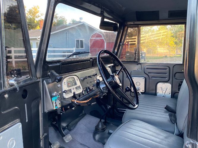 Unknown-Land-cruiser-1970-Gray-14