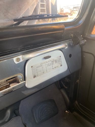 Unknown-Land-cruiser-1970-Gray-15