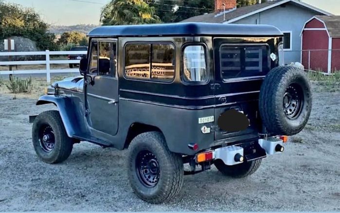 Unknown-Land-cruiser-1970