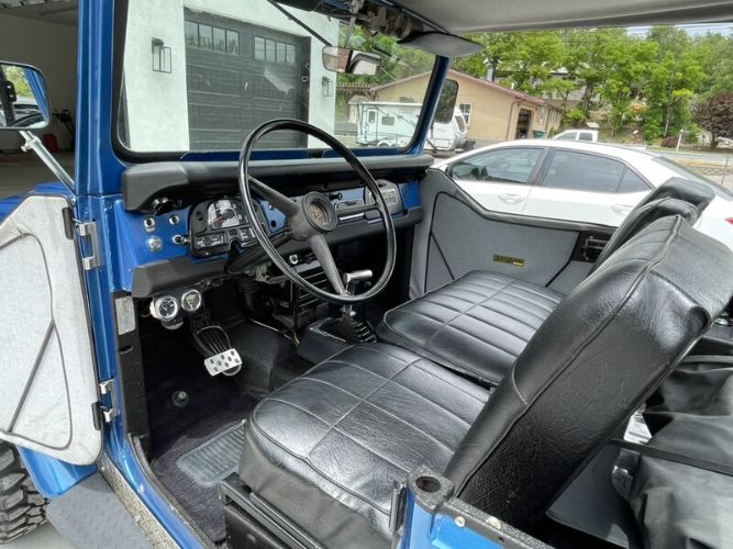 Unknown-Land-cruiser-1971-Blue-Black-11