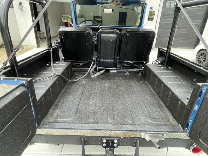 Unknown-Land-cruiser-1971-Blue-Black-12