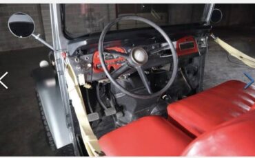 Unknown-Land-cruiser-1972-Gray-10