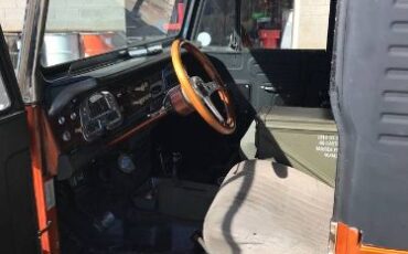 Unknown-Land-cruiser-1972-Orange-18