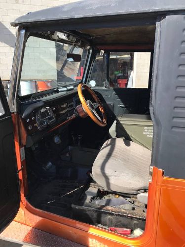 Unknown-Land-cruiser-1972-Orange-18