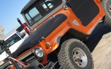 Unknown-Land-cruiser-1972-Orange-7