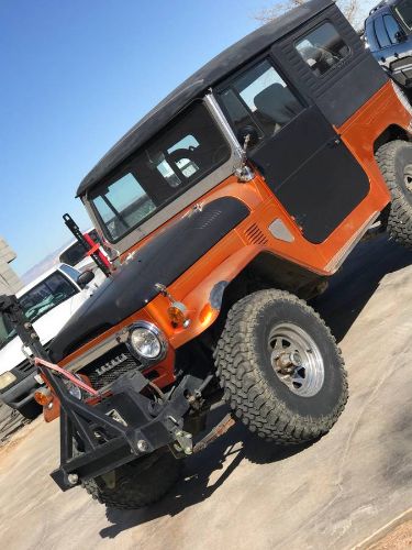 Unknown-Land-cruiser-1972-Orange-7