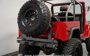 Unknown-Land-cruiser-1972-Red-Black-31