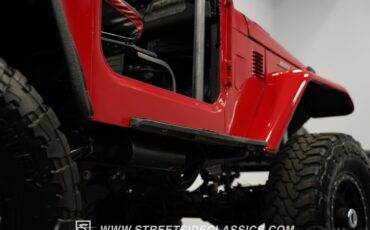 Unknown-Land-cruiser-1972-Red-Black-32