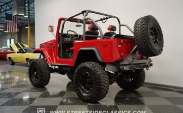 Unknown-Land-cruiser-1972-Red-Black-4
