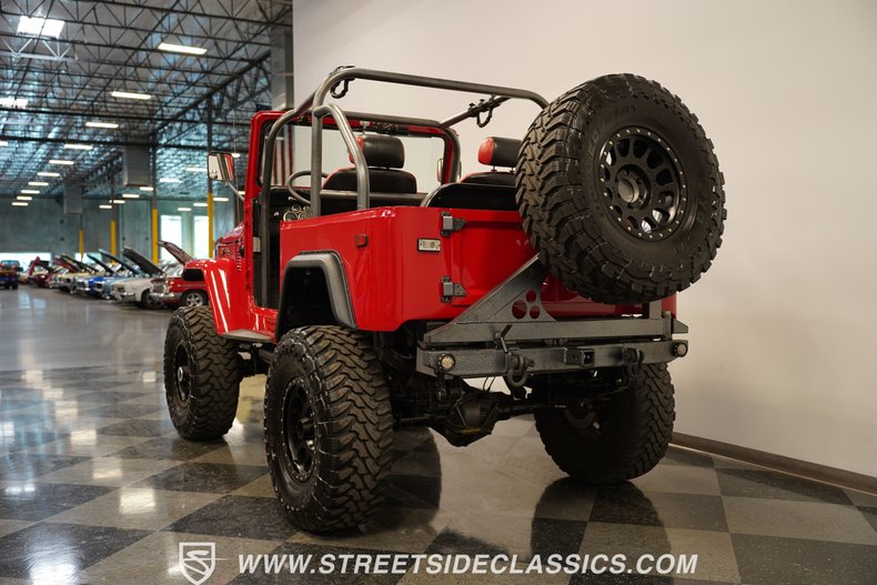 Unknown-Land-cruiser-1972-Red-Black-5