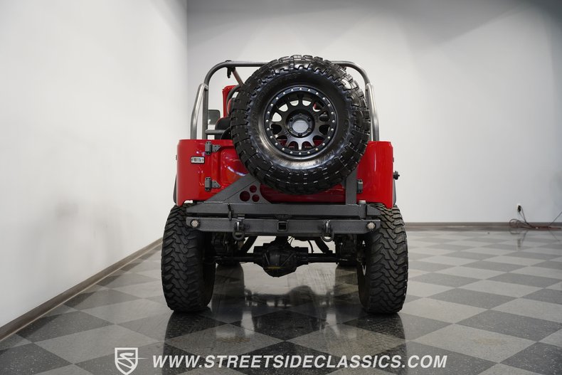 Unknown-Land-cruiser-1972-Red-Black-6