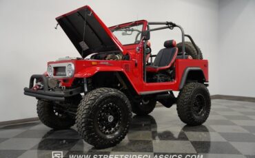 Unknown-Land-cruiser-1972-Red-Black-7