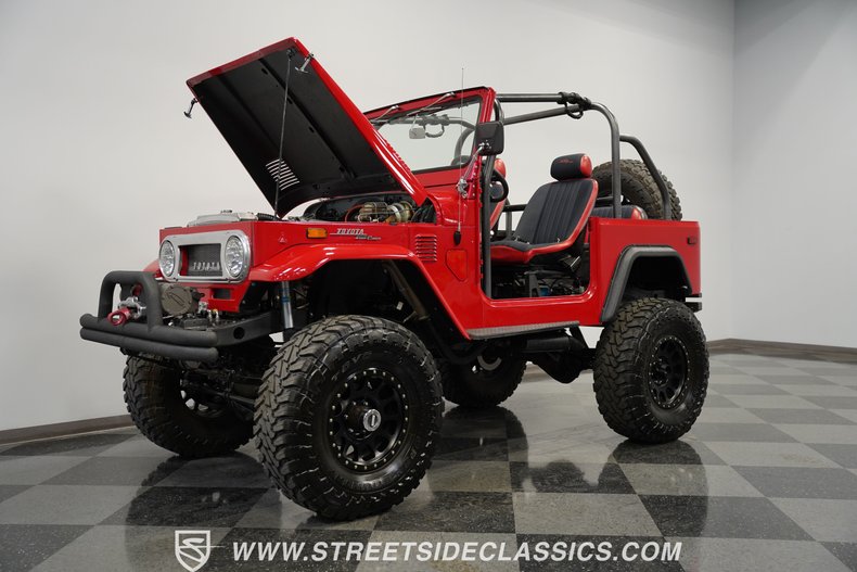 Unknown-Land-cruiser-1972-Red-Black-7