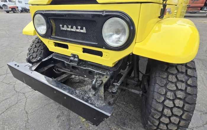 Unknown-Land-cruiser-1972-Yellow-Black-25