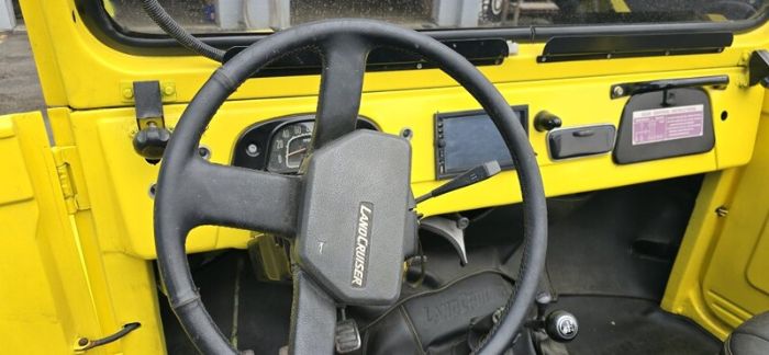 Unknown-Land-cruiser-1972-Yellow-Black-27