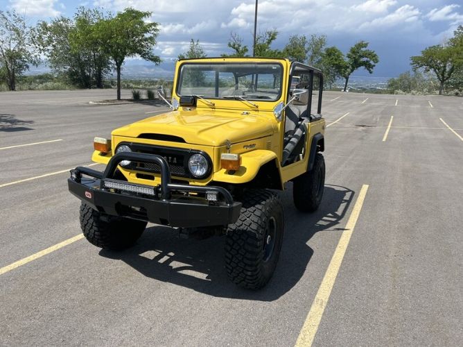 Unknown-Land-cruiser-1973