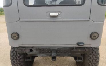 Unknown-Land-cruiser-1973-Gray-1
