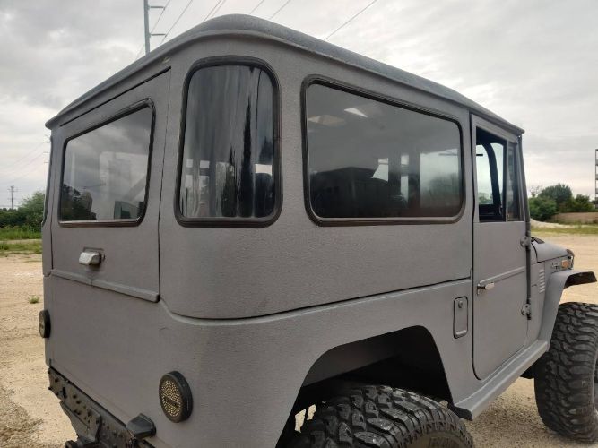 Unknown-Land-cruiser-1973-Gray-2