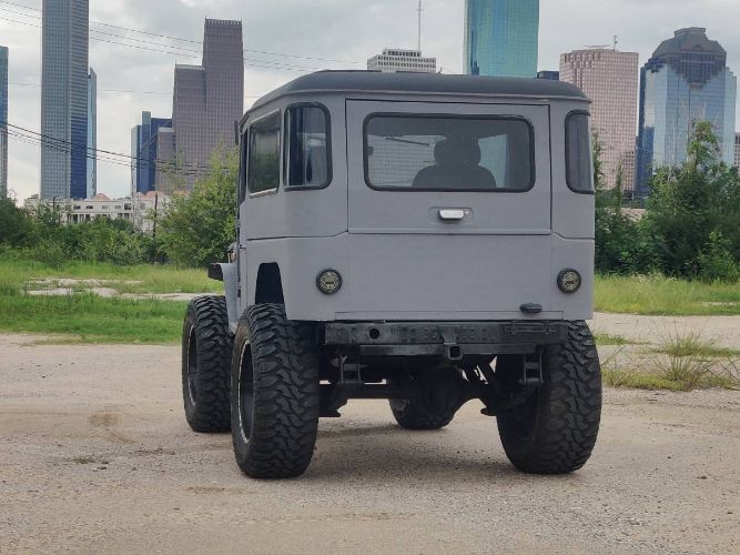 Unknown-Land-cruiser-1973-Gray-22