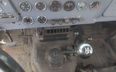 Unknown-Land-cruiser-1973-Gray-3