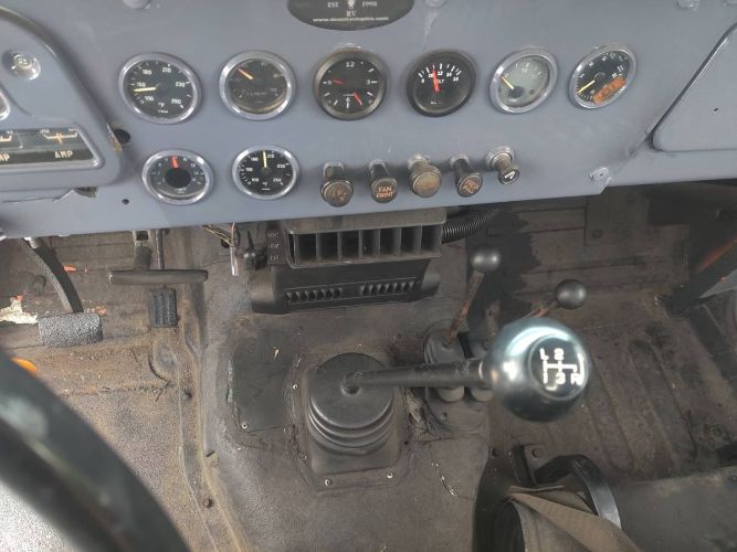 Unknown-Land-cruiser-1973-Gray-3