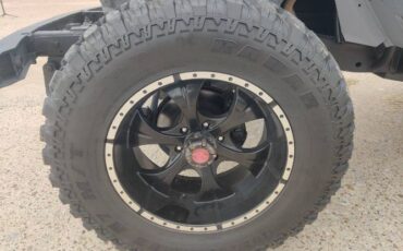 Unknown-Land-cruiser-1973-Gray-4