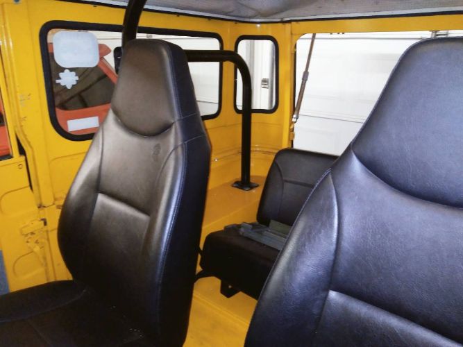Unknown-Land-cruiser-1973-Yellow-Black-11